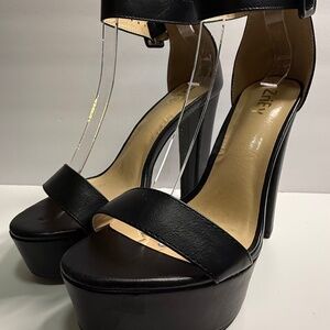 Zriey 5 inch platform heeled sandal.